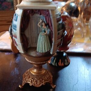 Scarlett Gold and Cream Decorative Accents